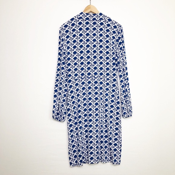 Diane von Furstenberg Chick blue/white graphic print twisted front Jersey dress - Picture 2 of 10